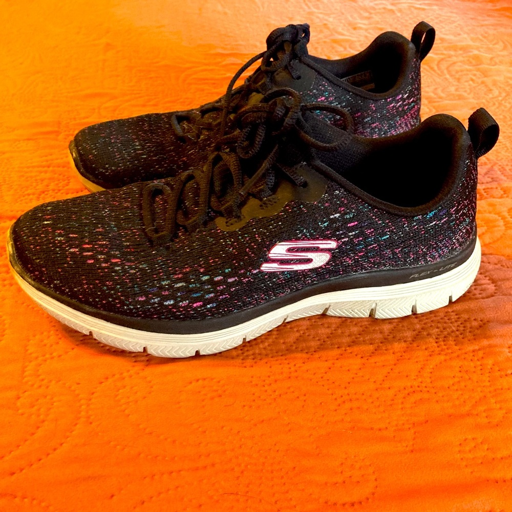 Sketchers Sneakers